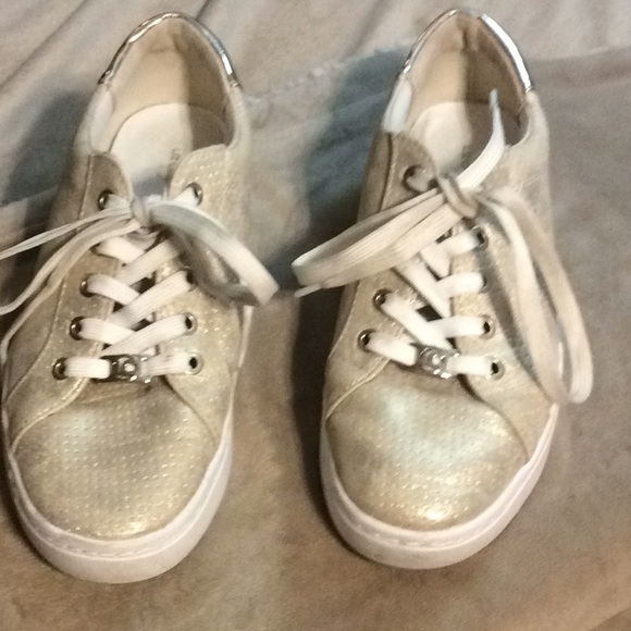Liz Claiborne sneakers - Picture 2 of 9